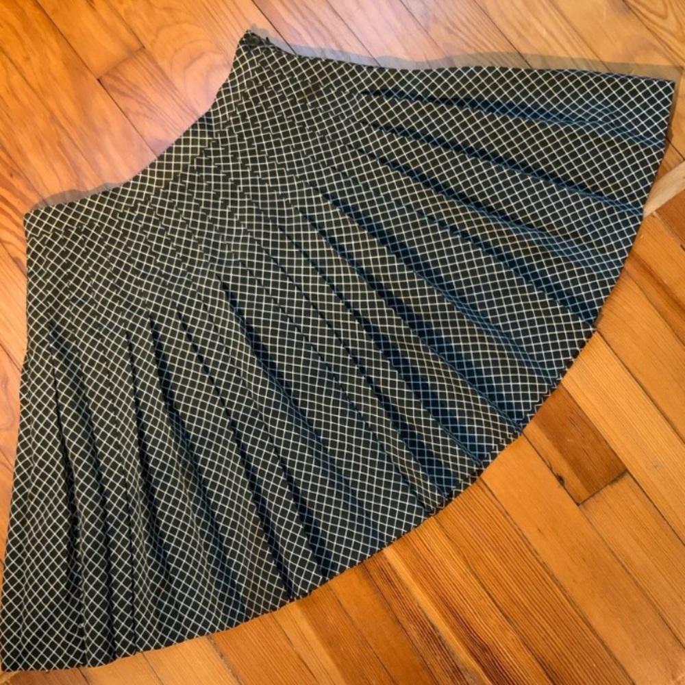 Green plaid pleated mini skirt
